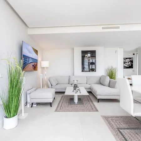 Apartment The Edge Front Line Luxury And