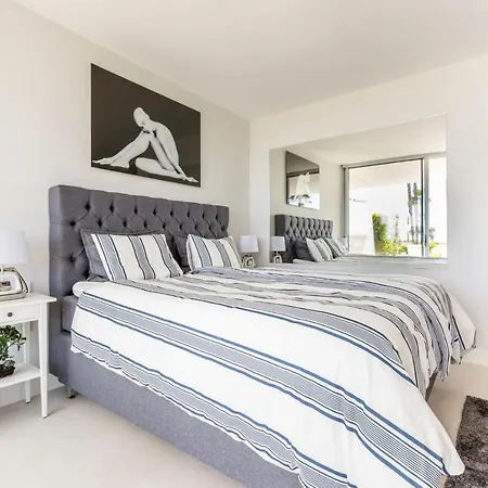Apartment The Edge Front Line Luxury And