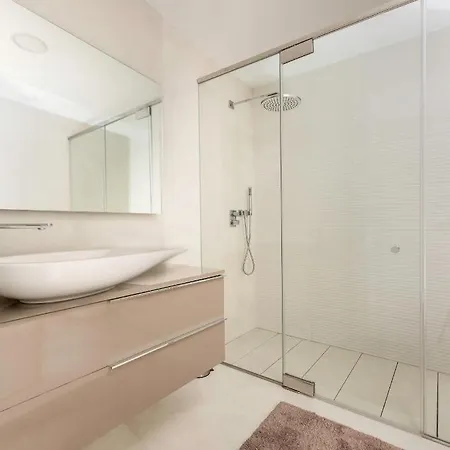 Apartment The Edge Front Line Luxury And