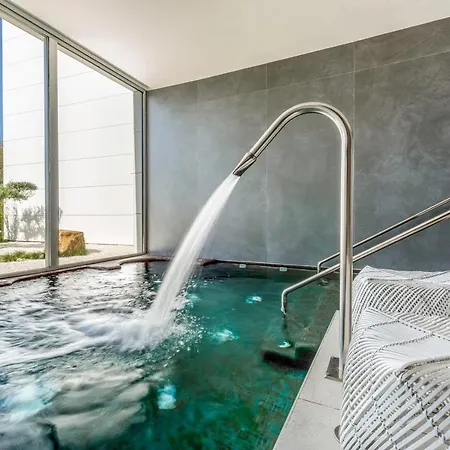 Apartment The Edge Front Line Luxury And