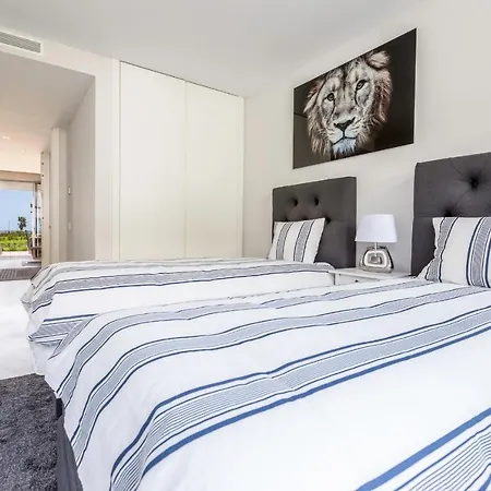 The Edge Front Line Luxury And Apartment Estepona
